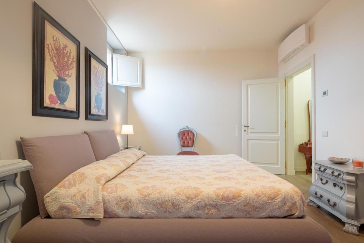 Stunning & Luxurious 1Br Apt 1 Min Walk By Duomo 佛罗伦萨 外观 照片