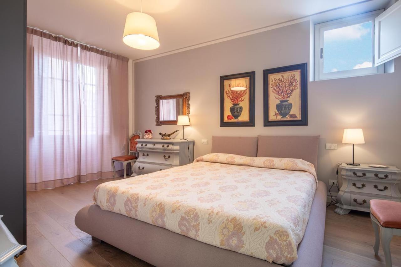 Stunning & Luxurious 1Br Apt 1 Min Walk By Duomo 佛罗伦萨 外观 照片